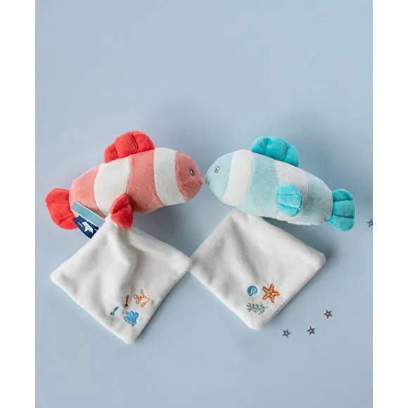 Histoire d'Ours Cute Fish with Blanket - Almond