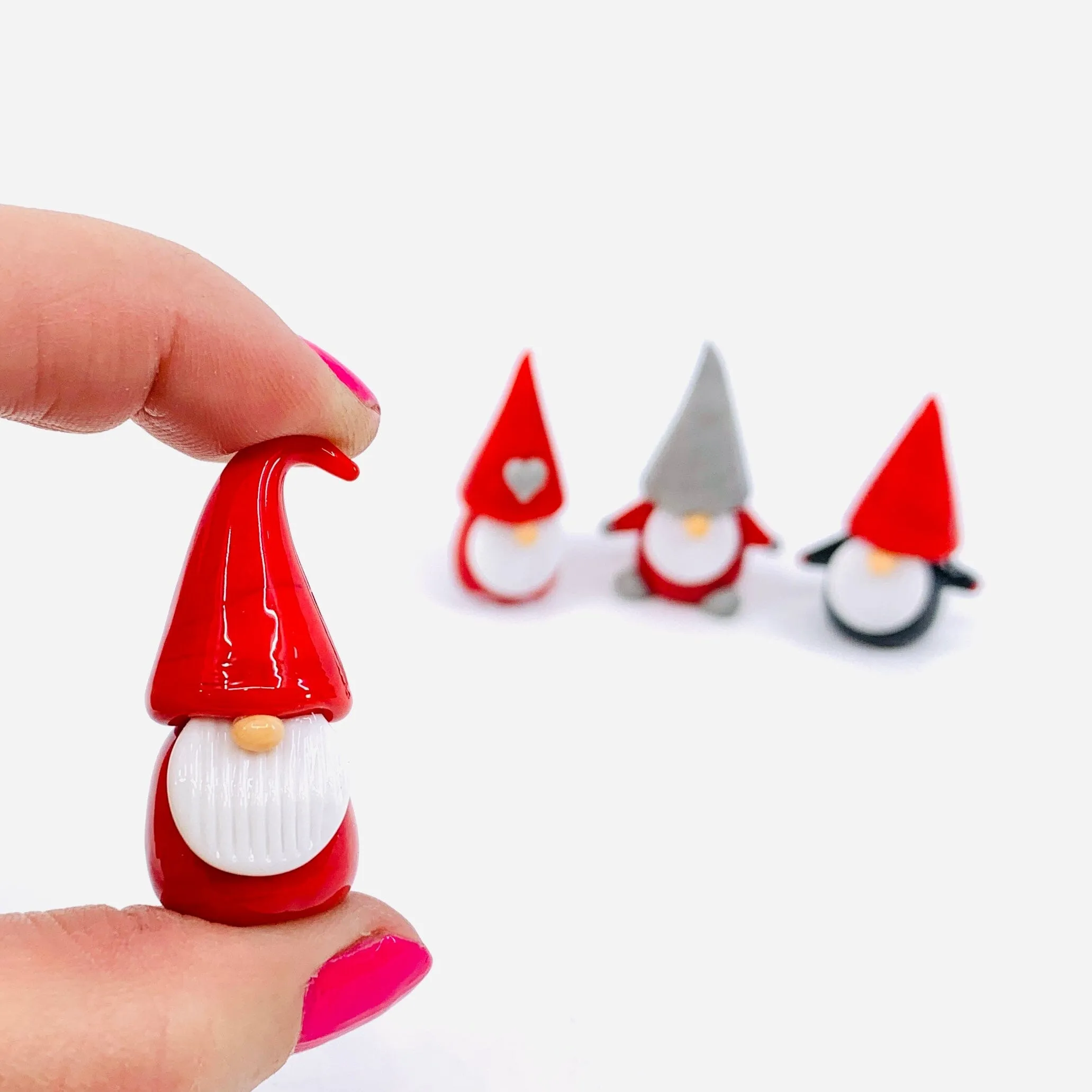 Lovie Little Valentine Gnomes, Kisses